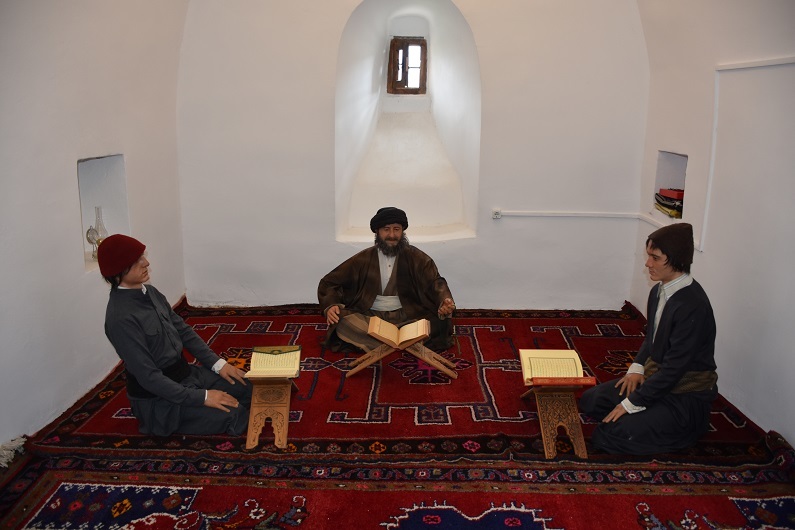 تركيا.. مدرسة تاريخية عثمانية تتحول إلى متحف إثنوغرافيا