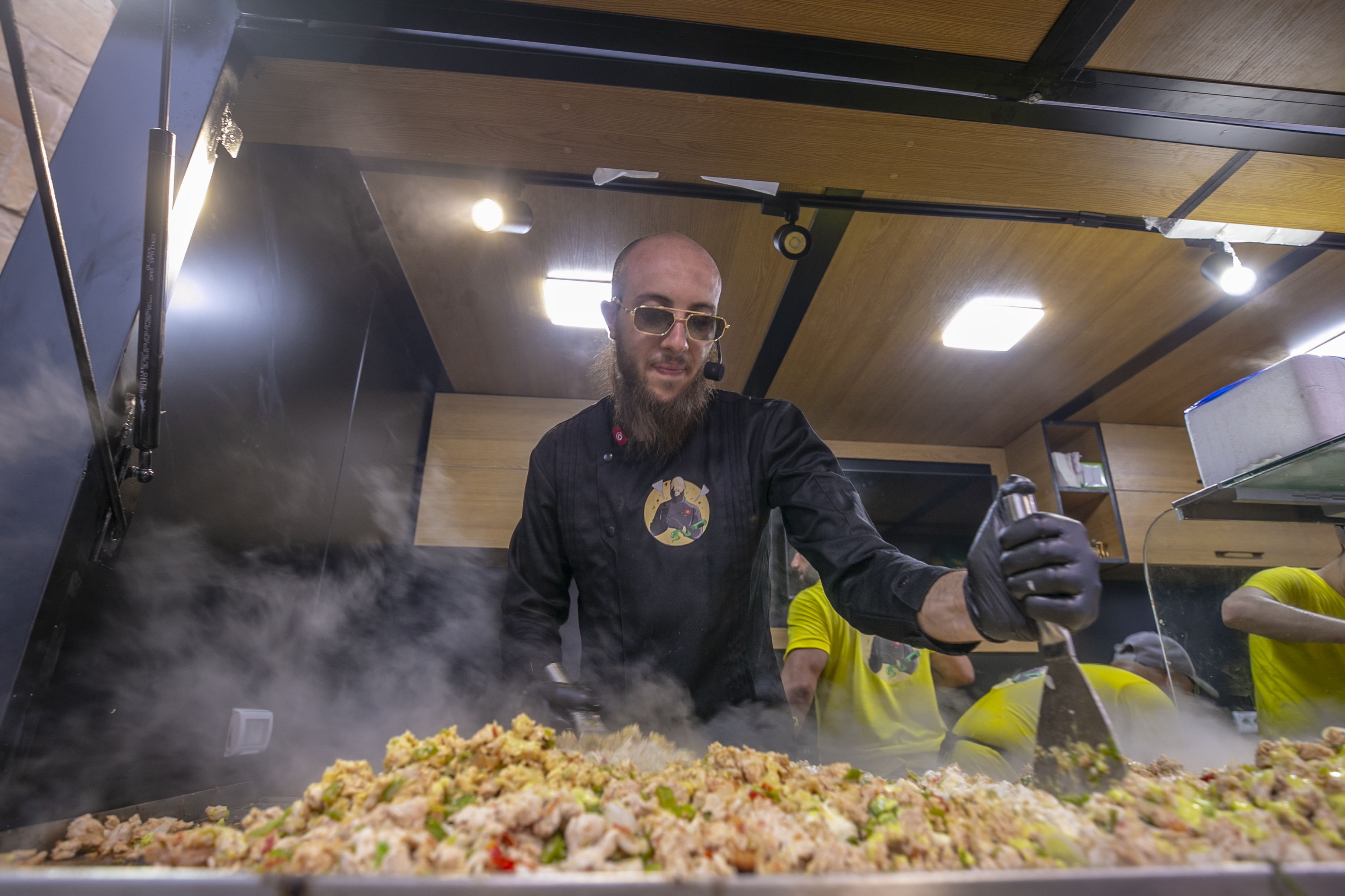 "كسكروت الباي".. وجبة شعبية تونسية تفرض نفسها بمهرجان خاص