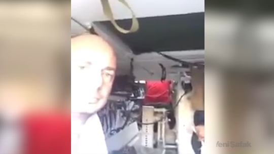 Vatandaşlar tankları ele geçirip sürmeye başladı