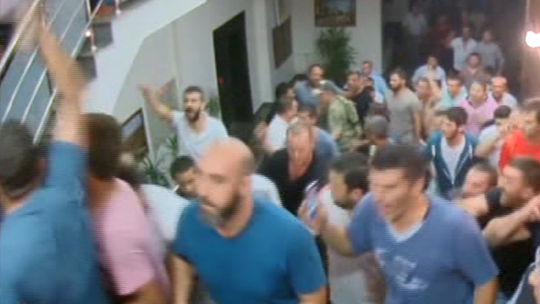 İçişleri talimatı: Darbecilere aynı şekilde karşılık verilecek!